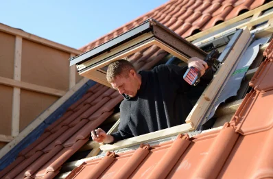 Pose de fenêtres de toit Velux à Trégrom